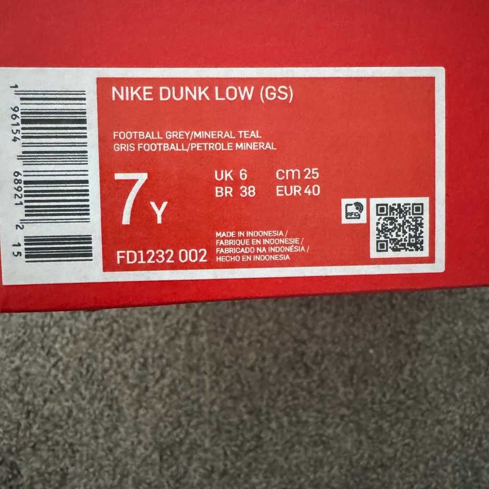 Nike Kids Sneakers - Pink and Blue - Picture 6 of 6